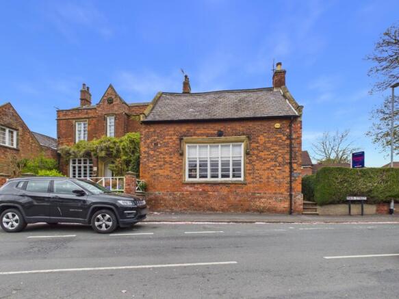 2 bed Cottage for sale Image 11