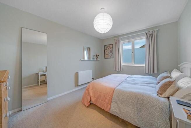 12-e2de81909 - PropWPen - NS - 2 Ashurst Close SE2