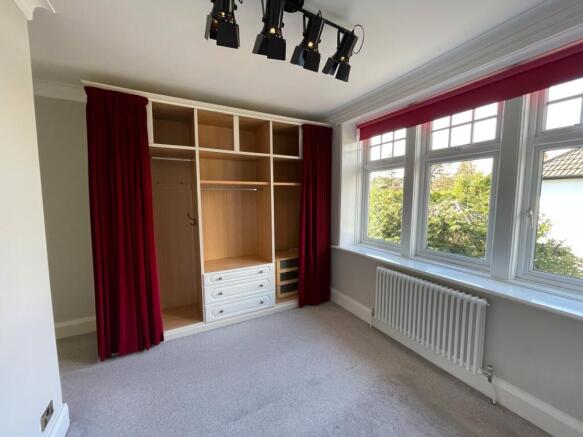 2 bed Apartment to rent Image 6