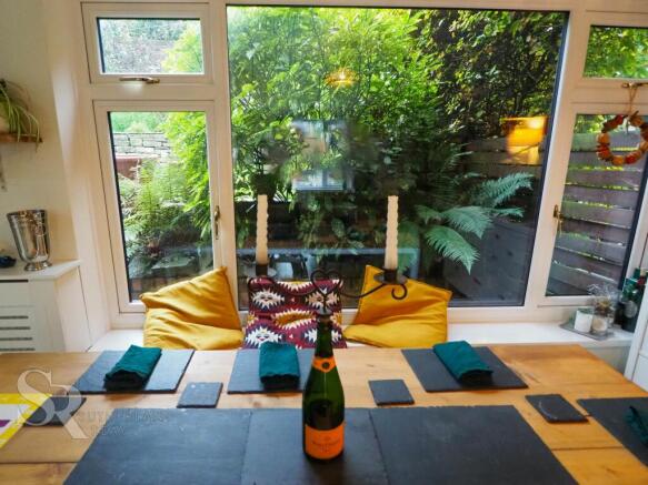 Lounge/ Dining Room