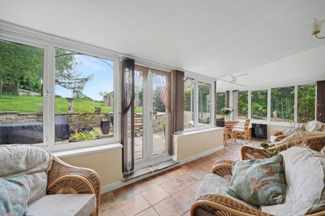 5 bed Detached for sale Image 10