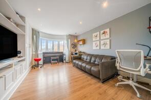 31, Wimbledon Close, The Downs, London SW20 8HW