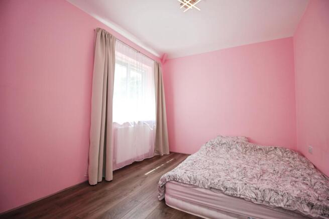 3 bed Semi-Detached for sale Image 9