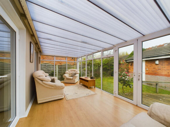 3 bed Bungalow for sale Image 11