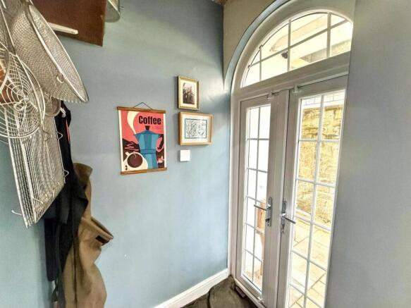 4 bed Semi-Detached for sale Image 11