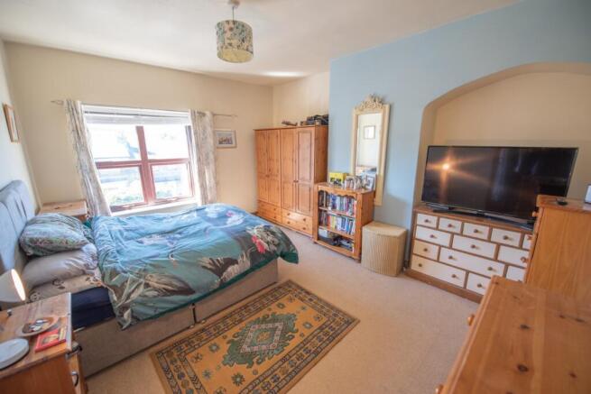 4 bed Terraced for sale Image 8