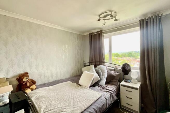 3 bed Semi-Detached for sale Image 12