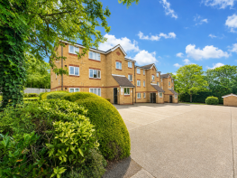 8, Bonchurch Court, Oakhill Road, Purfleet-on-thames RM19 1TN