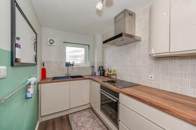 KITCHEN/DINER AND LOUNGE