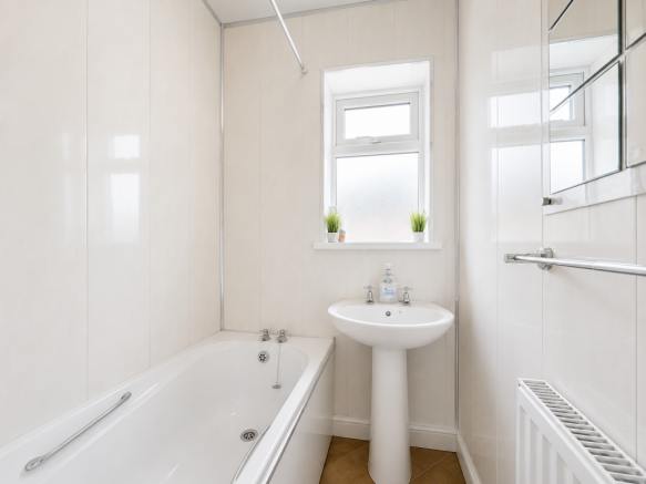 2 bed Semi-Detached Bungalow for sale Image 7