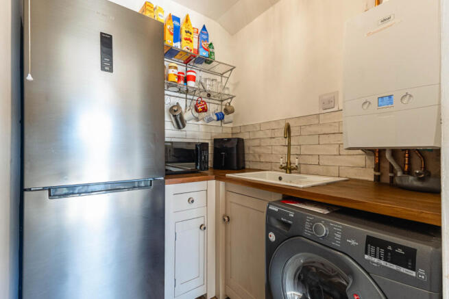 3 bed Semi-Detached for sale Image 8