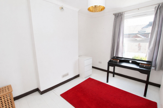 3 bed Terraced to rent Image 9