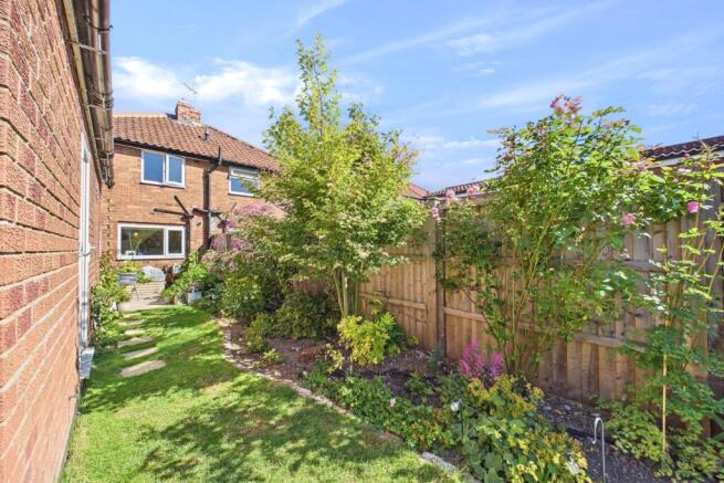 2 bed Semi-Detached for sale Image 11