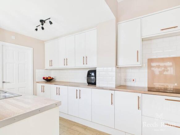 4 bed Terraced for sale Image 5