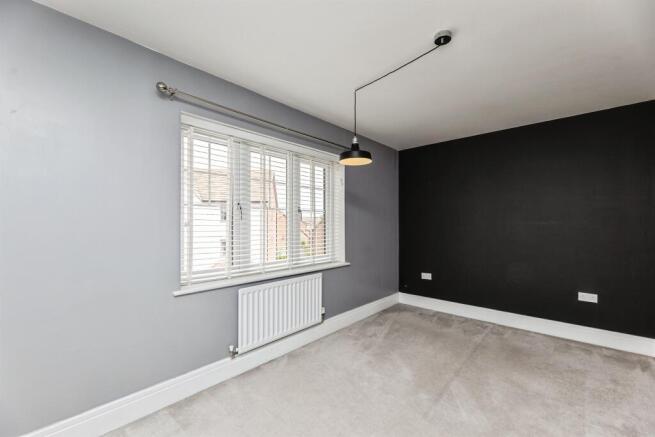 3 bed Semi-Detached for sale Image 7