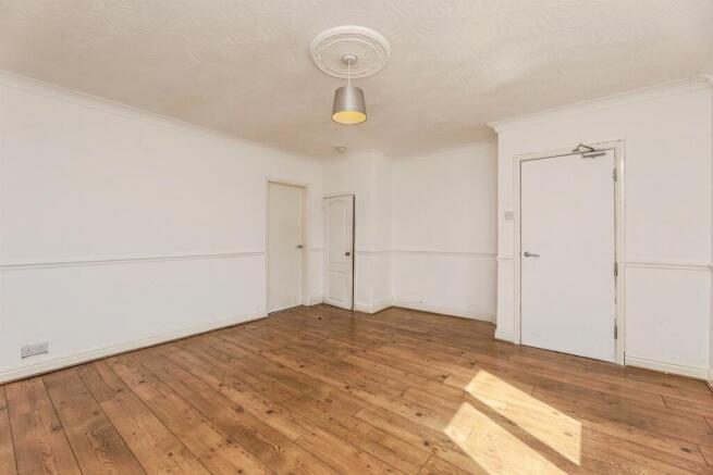 3 bed Semi-Detached for sale Image 6