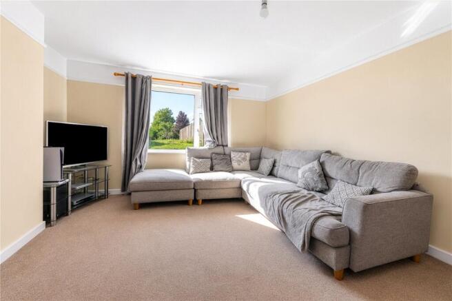 Willow Crescent, Oakham photo 4