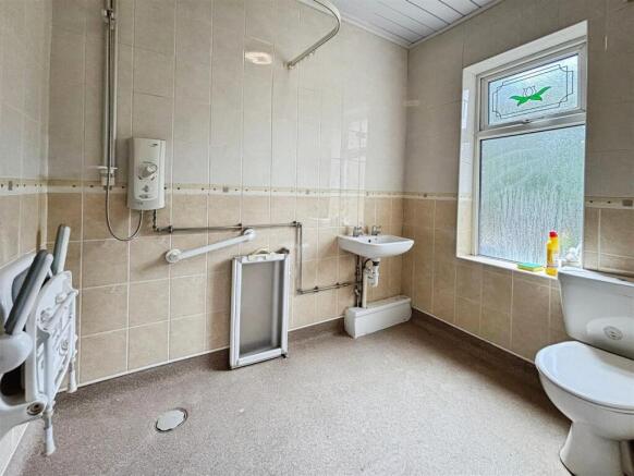 3 bed Terraced for sale Image 8