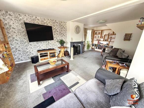 Lounge 1 (3)