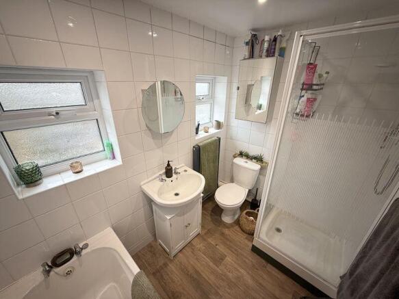Bathroom/Shower room