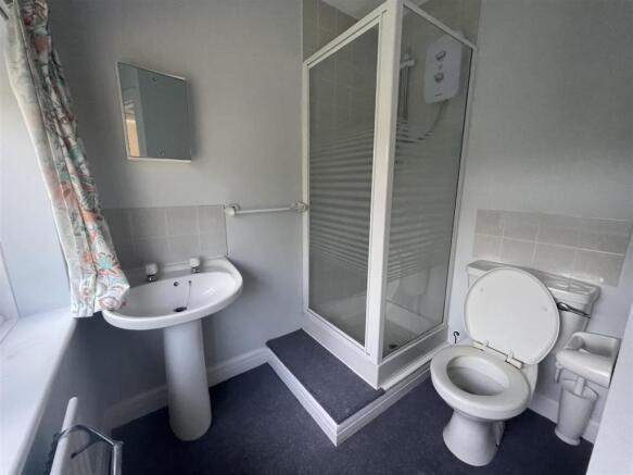 SEPARATE SHOWER ROOM