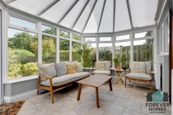 3 bed Semi-Detached for sale Image 6