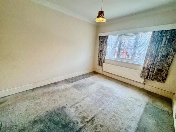 2 bed Flat for sale Image 11