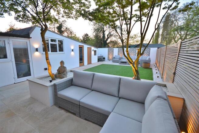 Stunning Low-Maintenance Rear Garden