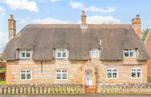 Thackets, Church Road, Froxfield SN8 3JY