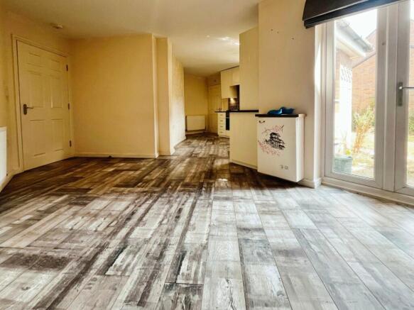 Kitchen Dining Area