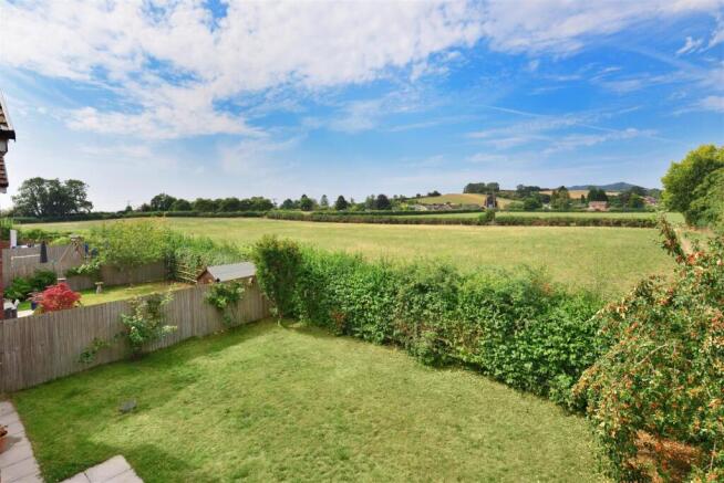 8 Parsonage Fields Wellington (05).jpg