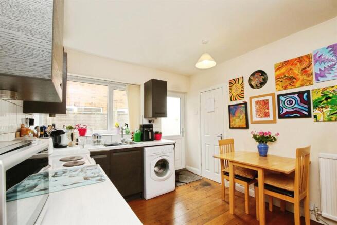 3 bed Detached Bungalow for sale Image 4