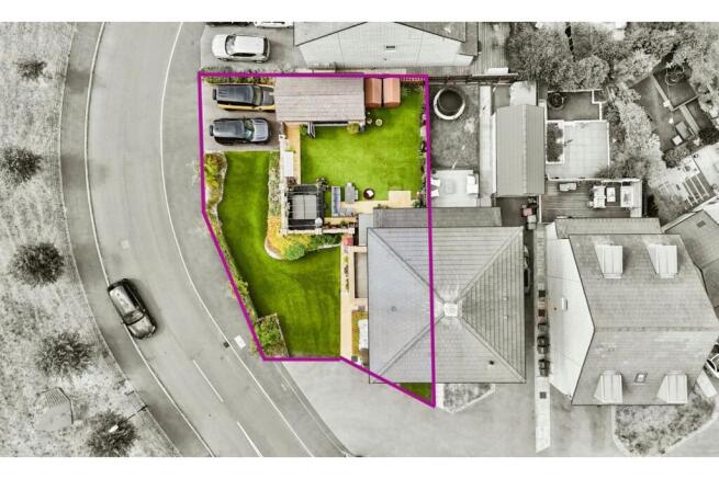 4 bed Semi-Detached for sale Image 4