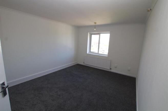 3 bed House to rent Image 7