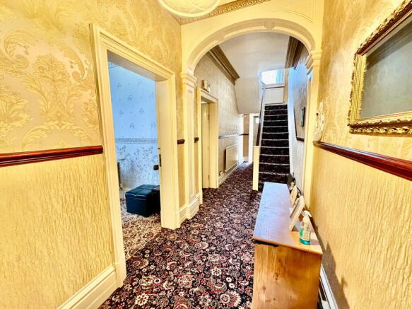 5 bed Semi-Detached for sale Image 10