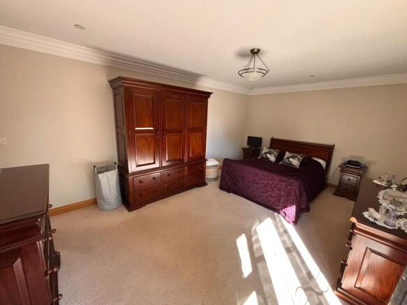3 bed Detached Bungalow for sale Image 8