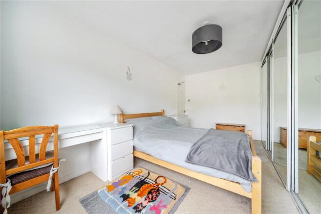 4 bed Semi-Detached for sale Image 4