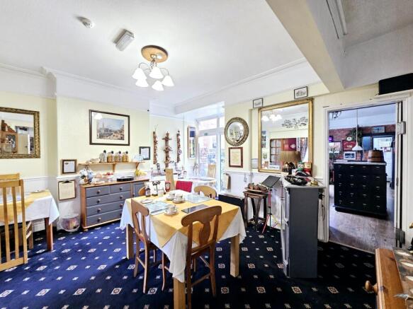 4 bed Terraced for sale Image 5