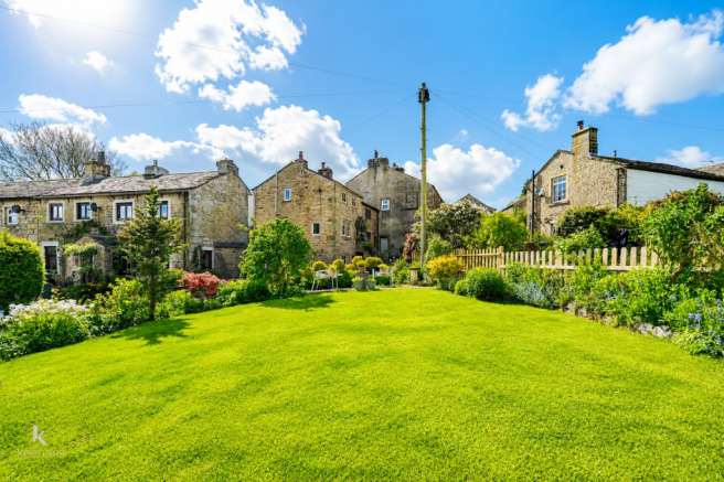 2 bed Cottage for sale Image 12