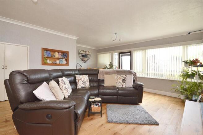 Sitting / Dining Room