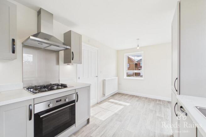 3 bed Detached to rent Image 5