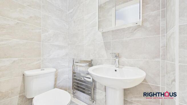 3 bed Flat to rent Image 5