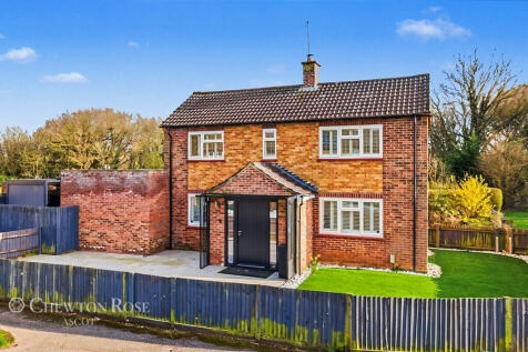 Hilltop Close, Ascot