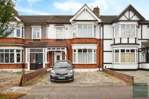 39, Castleview Gardens, Cranbrook, Ilford IG1 3QB