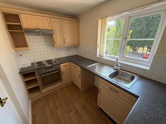 2 bed Flat for sale Image 7