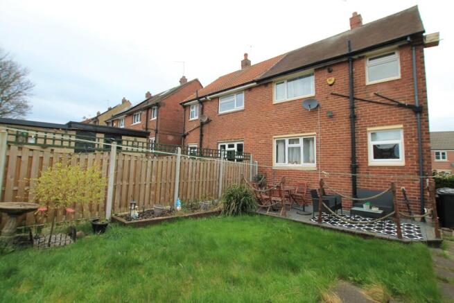 2 bed Semi-Detached to rent Image 8