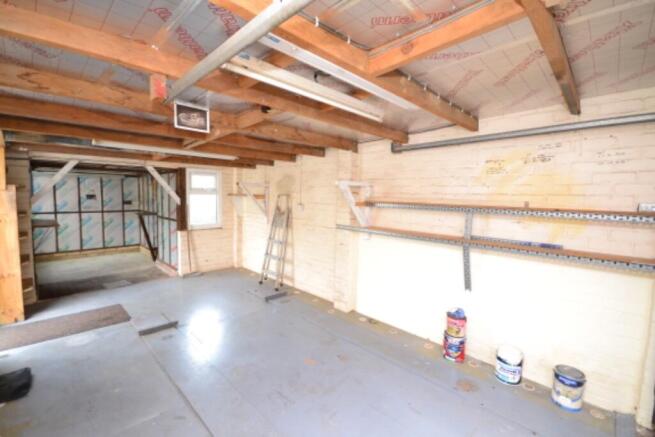 Garage / workshop