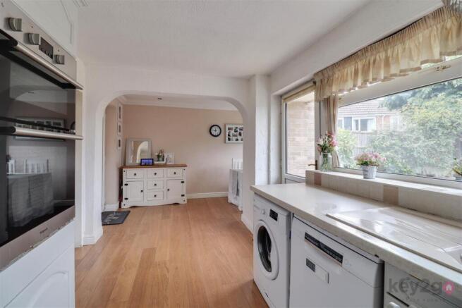 3 bed Semi-Detached for sale Image 7