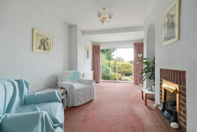 3 bed House for sale Image 4