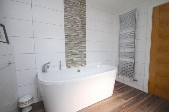 Ensuite to Mas...